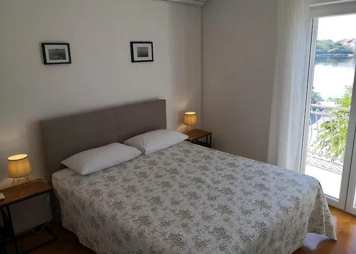 In Croatia Near The Adriatic Coast Vakantiehuis Sukošan